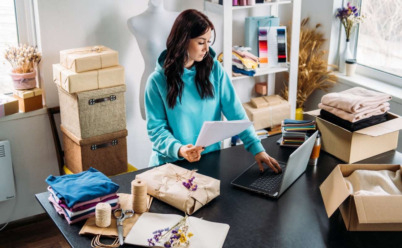 women selling products online using shopify store